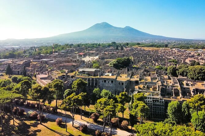 Stories of Pompeii: Small Group tour with archeology expert guide - What to Wear and Bring: Shoes, Water, and the Bag Rule