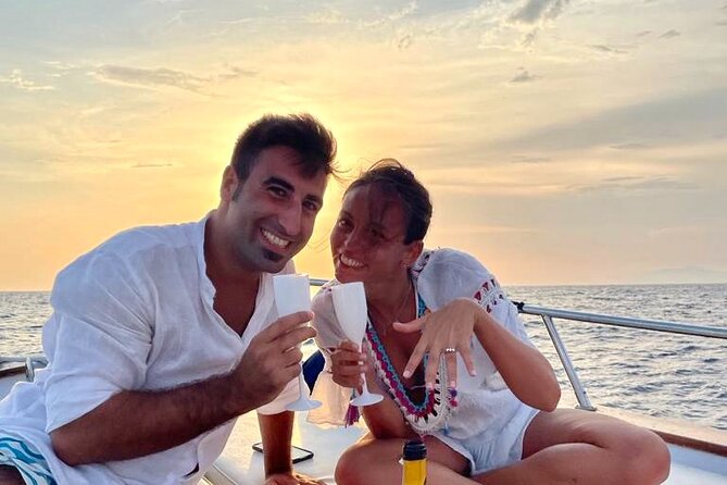 Sunset & Aperitif Boat tour - Getting to the boat: meeting point, start time, and what to show up with