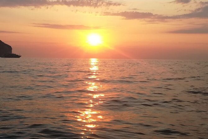 Sunset Group Boat Tour from Positano or Praiano - Drinks, snacks, and towels: what you get and why it matters at sunset