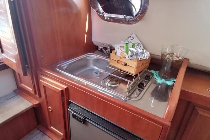Three Hour Private Guided Tour of Capri with a luxury Gozzo cabin cruiser - White Grotta: fast colors, short time, big payoff