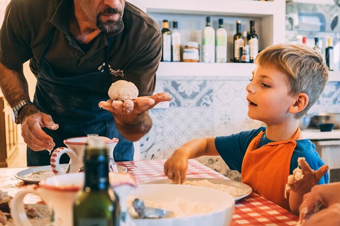 Toss, Bake, Cheers! - Sorrento Pizza Making Class with Wine - Who this Sorrento pizza class suits best