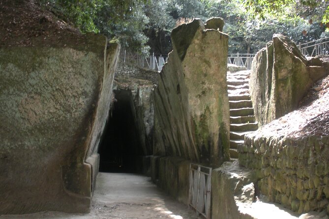 Tour in the ruins of Cuma with an archaeologist. - Key highlights if you like your history guided on-site