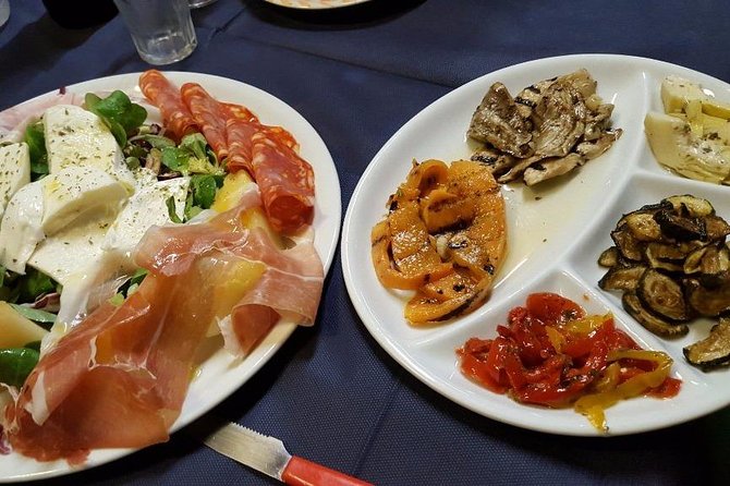 Traditional Neapolitan Dinner in Pompei - Villa Franca - Family Restourant - Private dinner vibe, group size, and how the host energy shows up