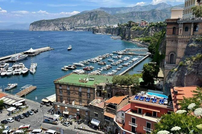 Transfer from Sorrento to Naples airport or station - Who should book this transfer (and who might not need it)