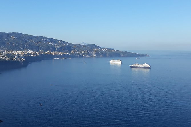 Transfer from Sorrento to Naples or vice versa - The ride in an air-conditioned private car: comfort, safety, and luggage reality