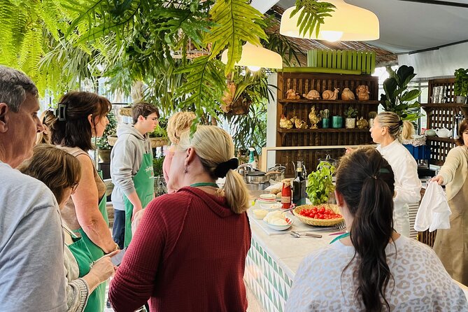 Typical Cooking Class in an Exclusive Location in Sorrento - Mozzarella on a Lemon Leaf, the Sorrento Fiordilatte Moment