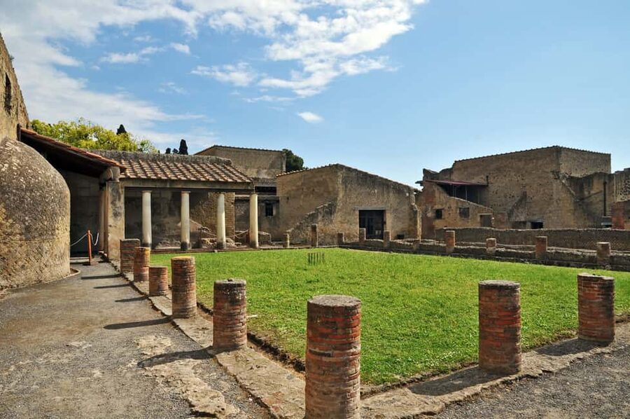 Vesuvius and Herculaneum - Ercolano Scavi (Herculaneum): two hours that feel calmer than Pompeii