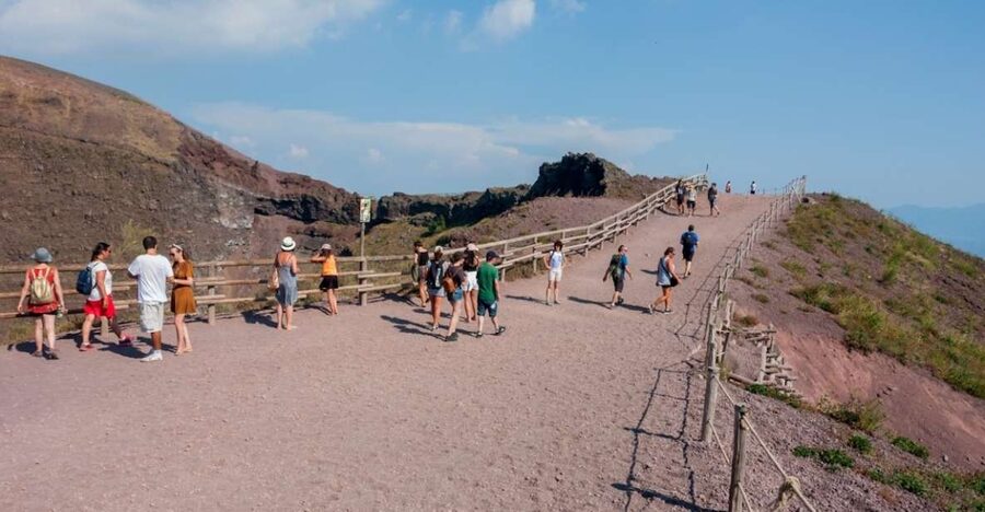 Vesuvius and Pompeii Transfer + Entrance for the Vesuvio - Ercolano Scavi meeting point and the bus setup you should plan around