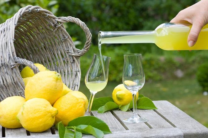 Walking Food Tour in Sorrento w/ Limoncello Factory Lemon Grove - Starting at Piazza Torquato Tasso: your first bite and quick orientation